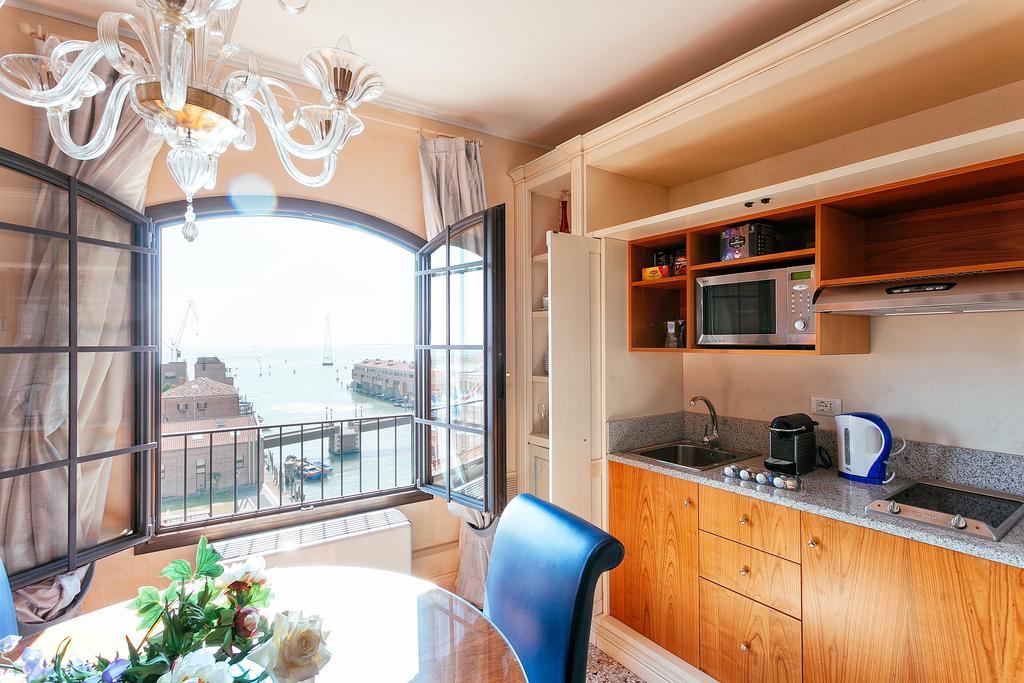 Deluxe Apartments Lagoon View Venice Exterior photo