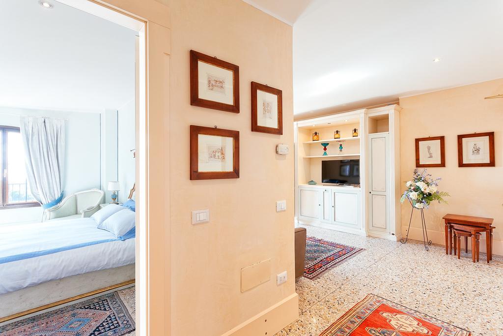 Deluxe Apartments Lagoon View Venice Exterior photo