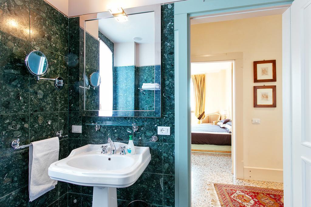 Deluxe Apartments Lagoon View Venice Exterior photo