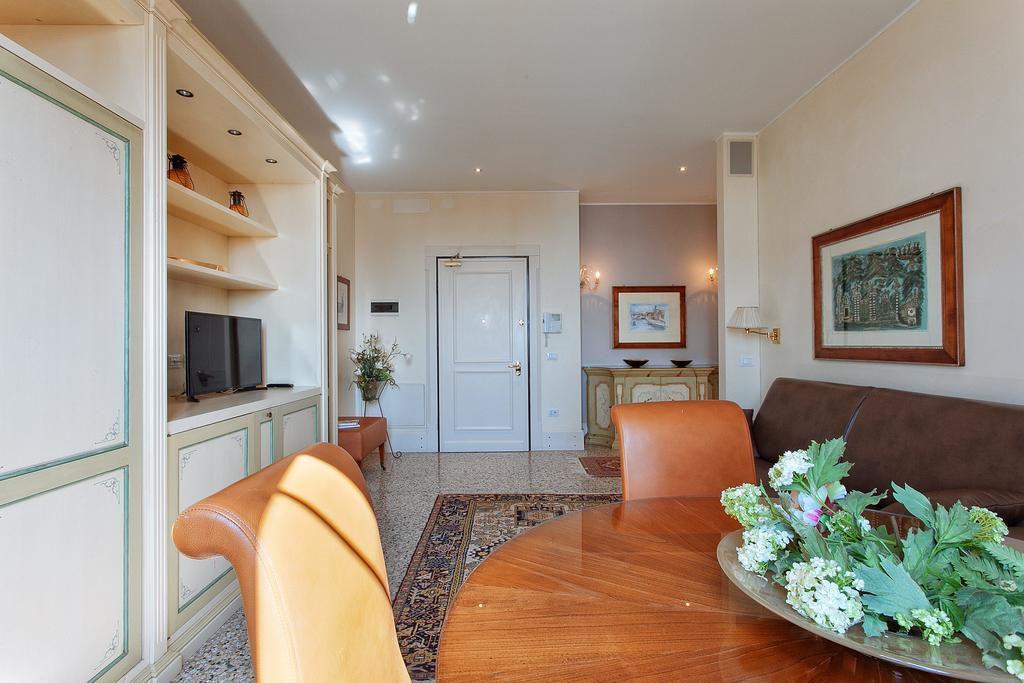 Deluxe Apartments Lagoon View Venice Exterior photo